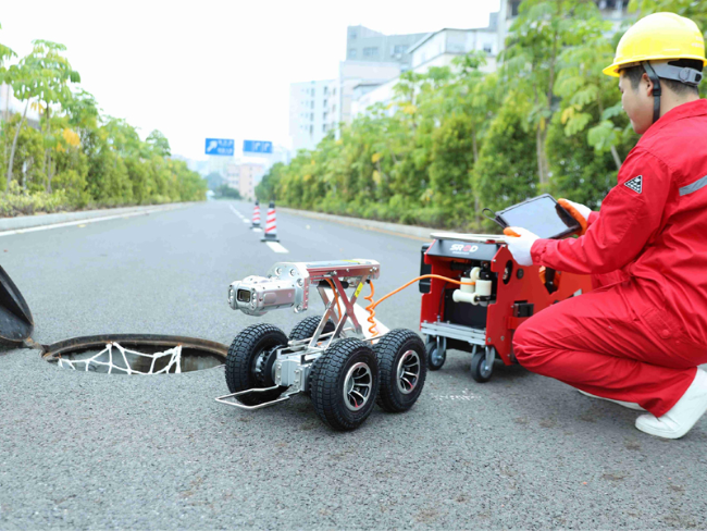 阿拉尔管道机器人